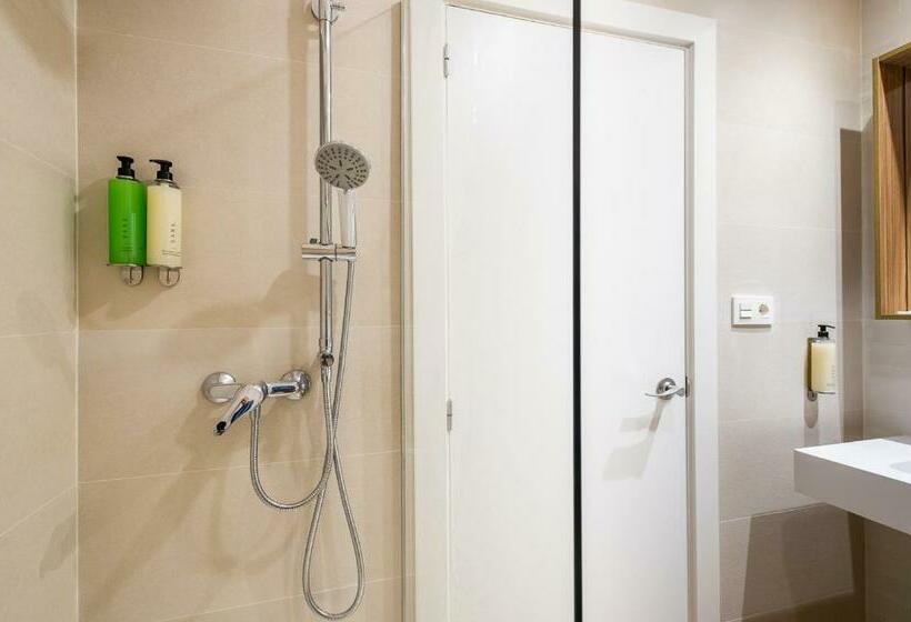 חדר סטנדרט נוף לבריכה, Intelier Orange