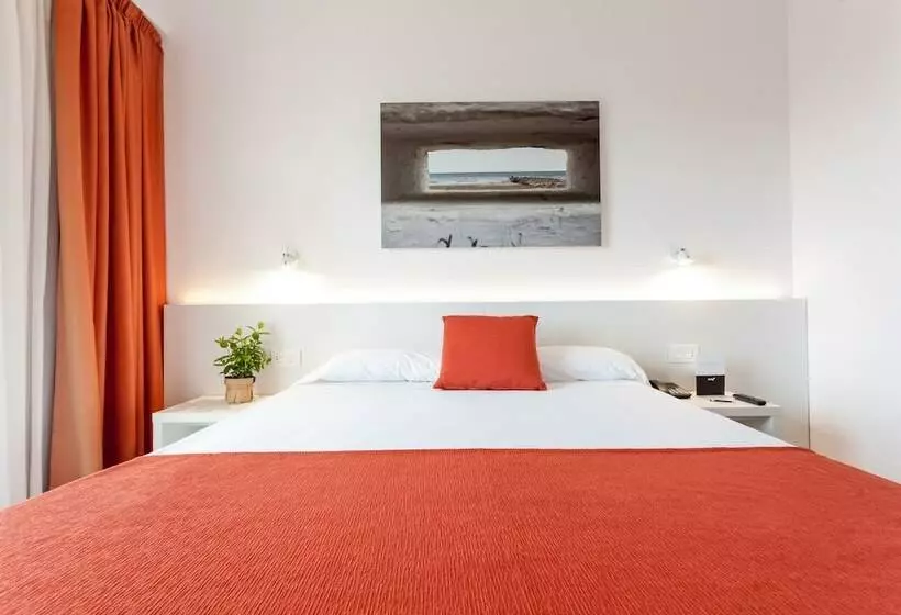 Habitació Estàndard Vista Piscina, Intelier Orange