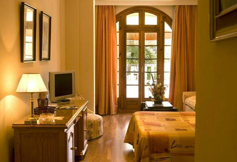 주니어 스위트, La Cueva Park