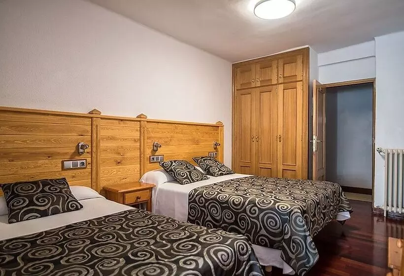 Habitació Triple Estàndard, La Rambla