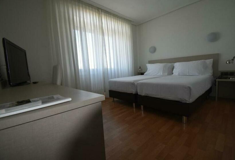 スタンダードルーム, Los Angeles