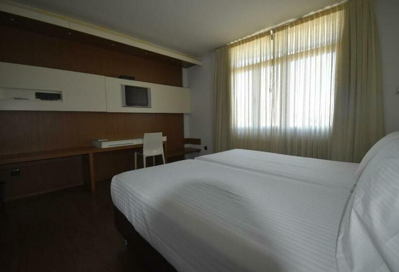 スーペリアトリプルルーム, Los Angeles