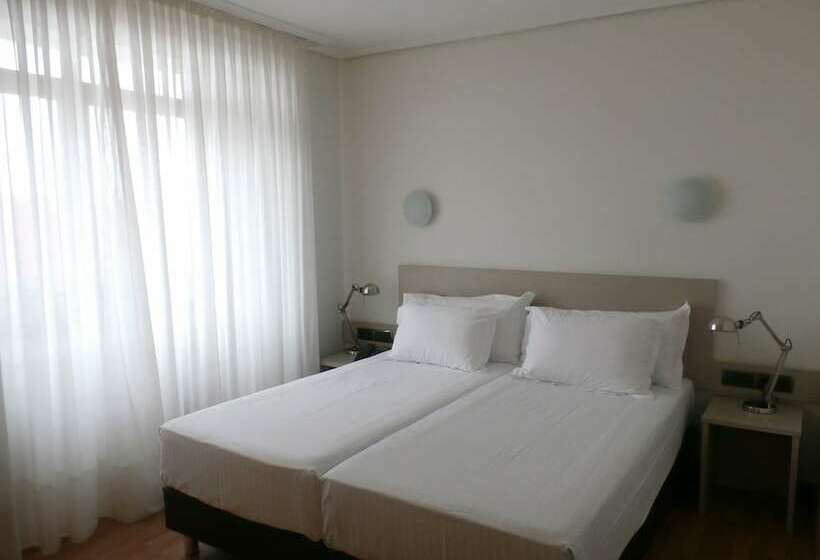 スタンダードルーム, Los Angeles