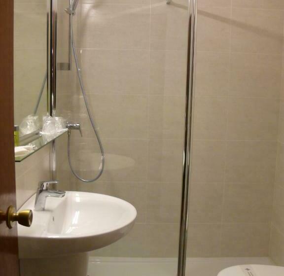 スタンダードトリプルルーム, Los Angeles