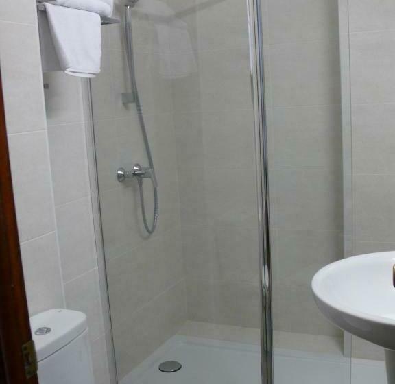 スタンダードトリプルルーム, Los Angeles