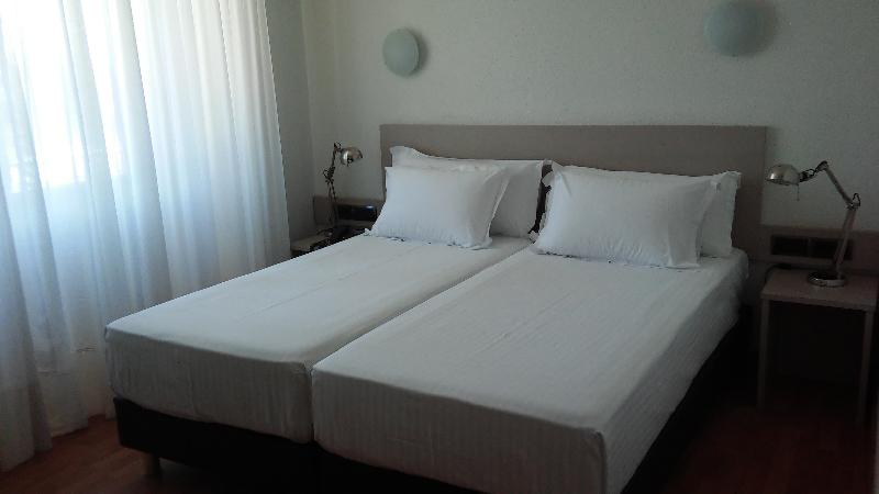 スタンダードルーム, Los Angeles