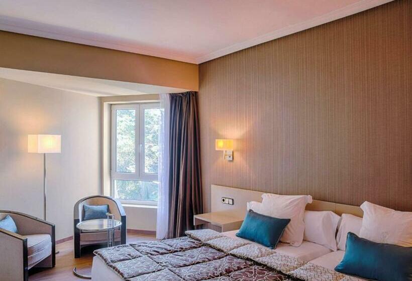חדר סטנדרט נוף להרים, Mercure Monte Igueldo