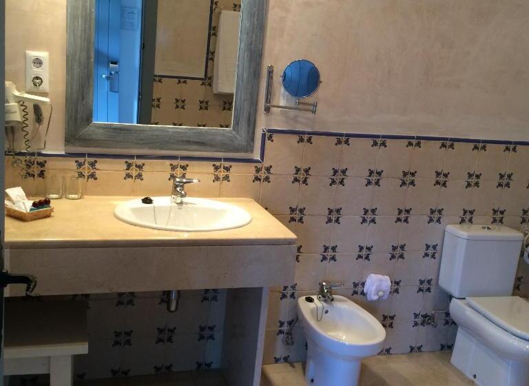 غرفة قياسية ثلاثية, Meson De Sancho