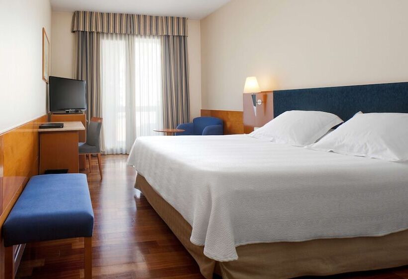 标准间, NH Castellon Mindoro