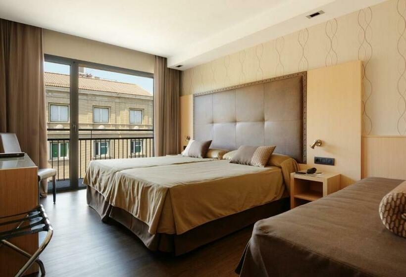 标准间, Pedro I De Aragon 4 Estrellas Superior