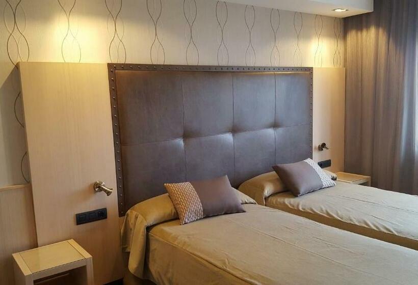 غرفة قياسية, Pedro I De Aragon 4 Estrellas Superior