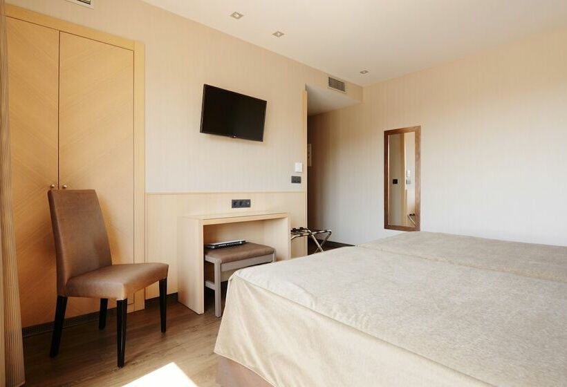 标准间, Pedro I De Aragon 4 Estrellas Superior