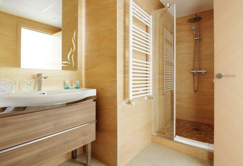 标准三人间, Pedro I De Aragon 4 Estrellas Superior