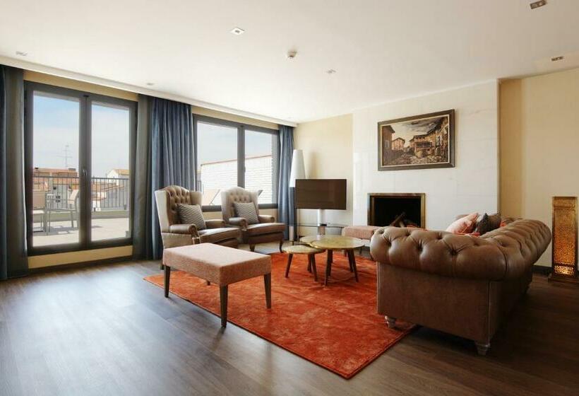 带露台的套间, Pedro I De Aragon 4 Estrellas Superior