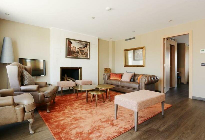 带露台的套间, Pedro I De Aragon 4 Estrellas Superior