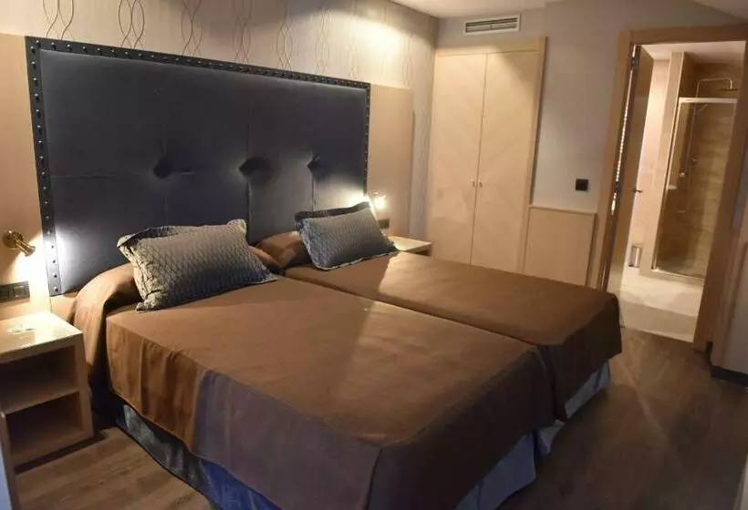 اتاق استاندارد با تراس, Pedro I de Aragon 4* Sup