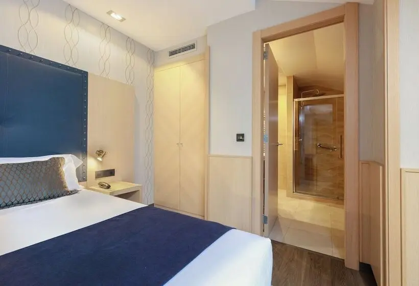 اتاق استاندارد چهار تخته, Pedro I de Aragon 4* Sup
