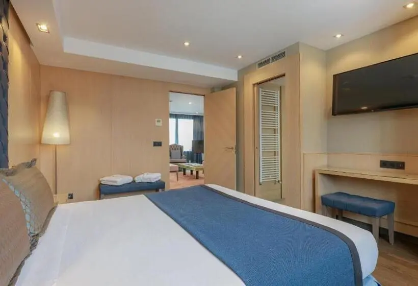 Suite with Terrace, Pedro I de Aragon 4* Sup