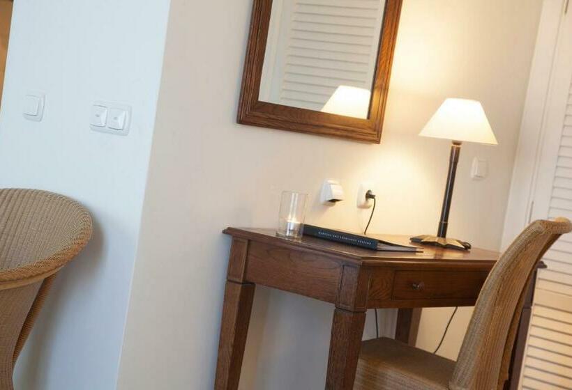 Полулюкс, Playa De La Luz