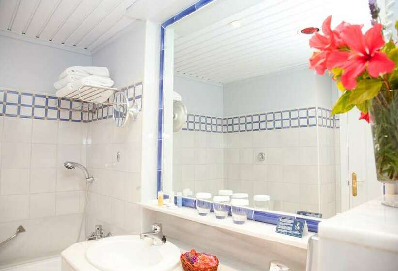 Полулюкс, Playa De La Luz