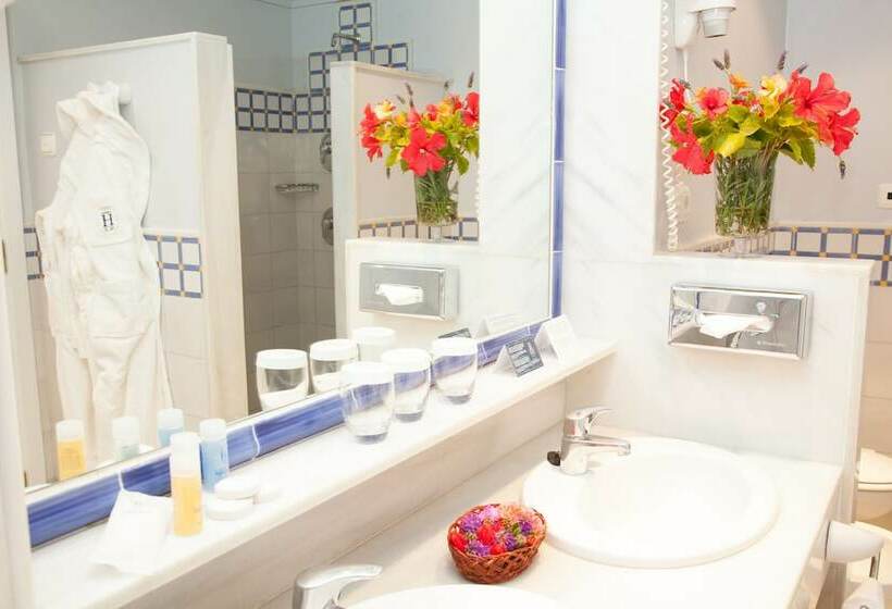 Полулюкс, Playa De La Luz