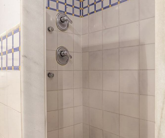 Полулюкс, Playa De La Luz