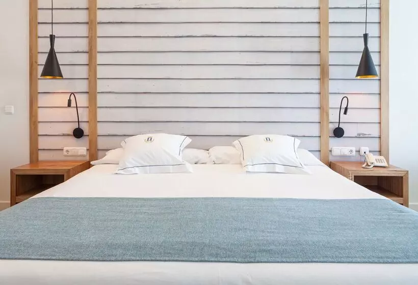 Standard Studio, Playa De La Luz