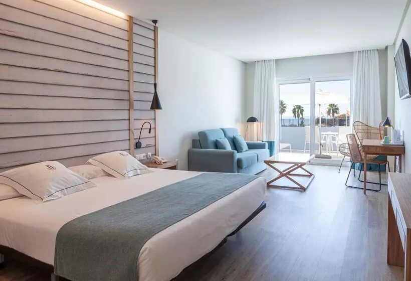 Standard Studio, Playa De La Luz