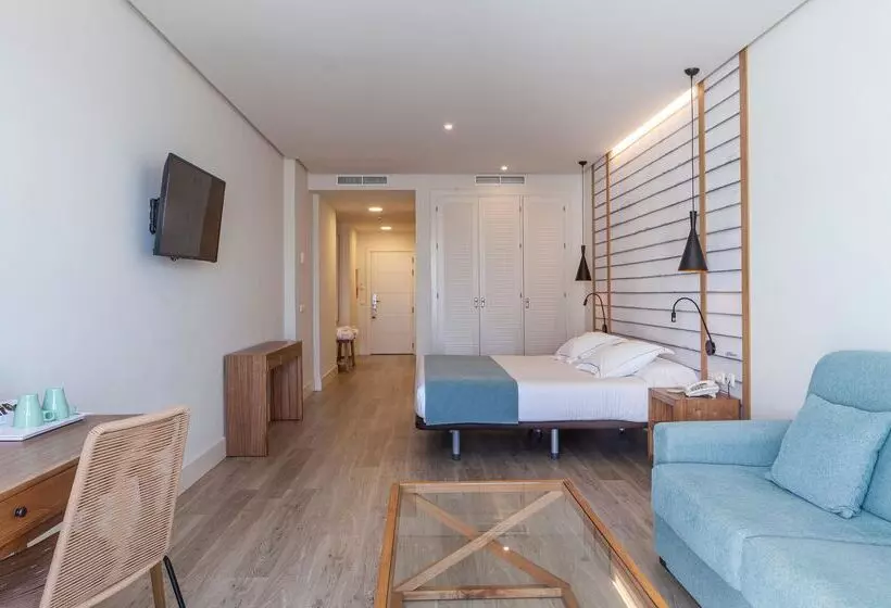 Standard Studio, Playa De La Luz
