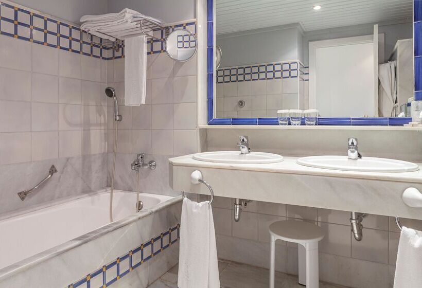 Полулюкс, Playa De La Luz