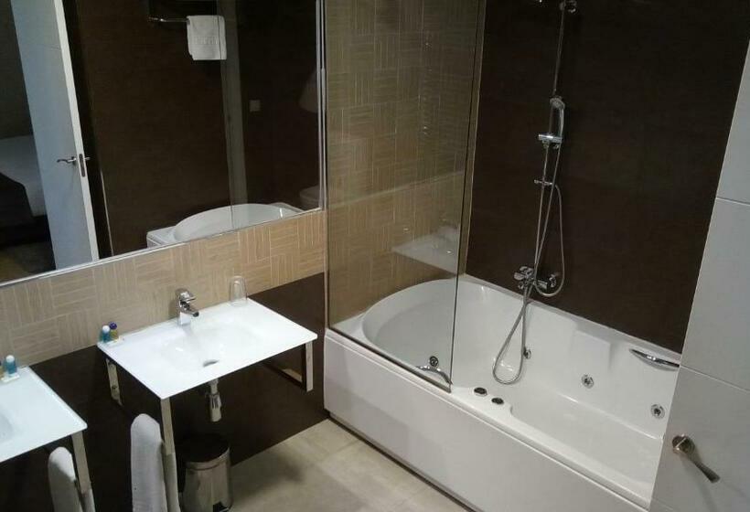 اتاق لوکس, Cueva Del Fraile