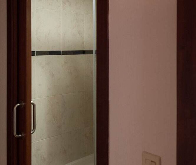 Номер Стандарт, Unzaga Plaza