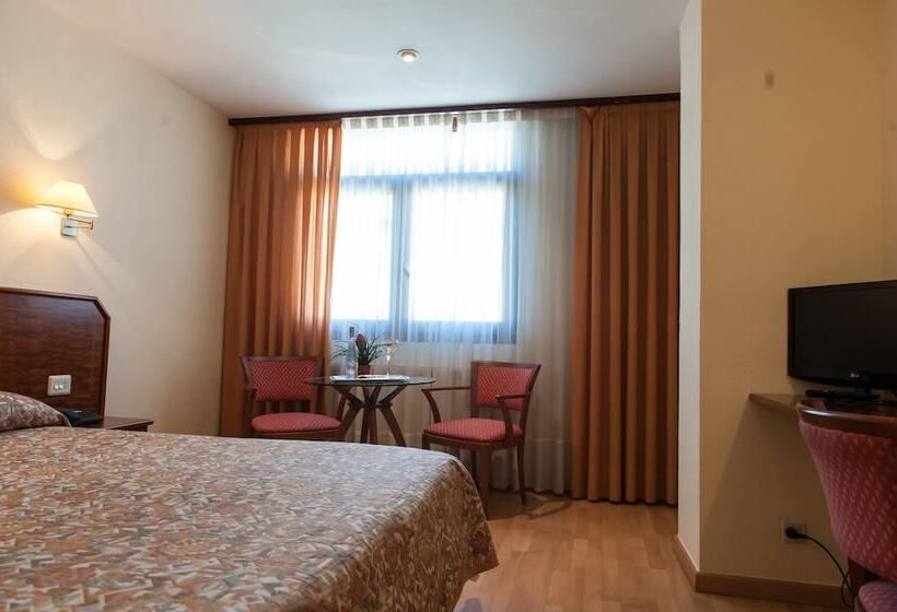 Номер Стандарт, Unzaga Plaza