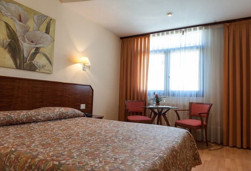 Номер Стандарт, Unzaga Plaza