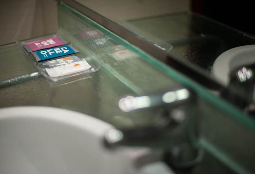 Люкс, Unzaga Plaza