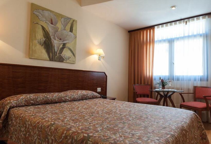 Номер Стандарт, Unzaga Plaza