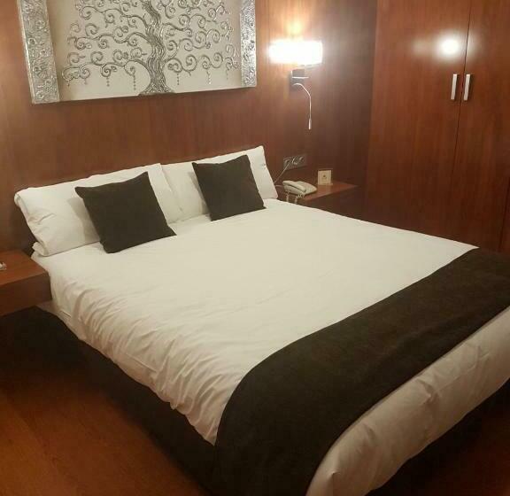 标准间, Familia Conde