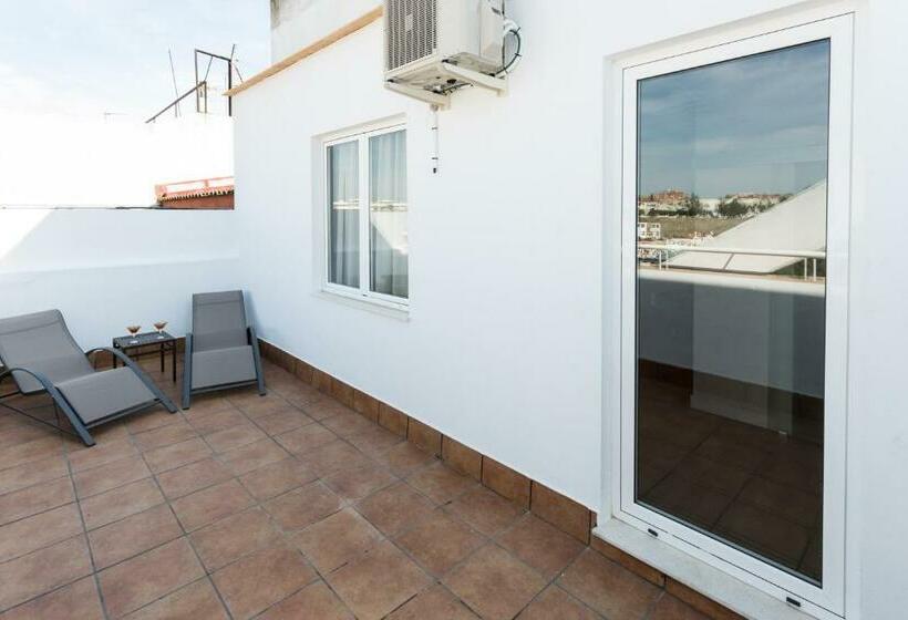 Superior Room with Terrace, Familia Conde