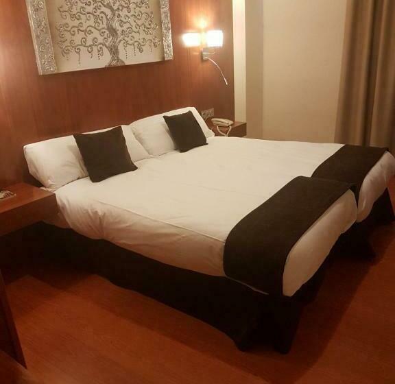 标准间, Familia Conde