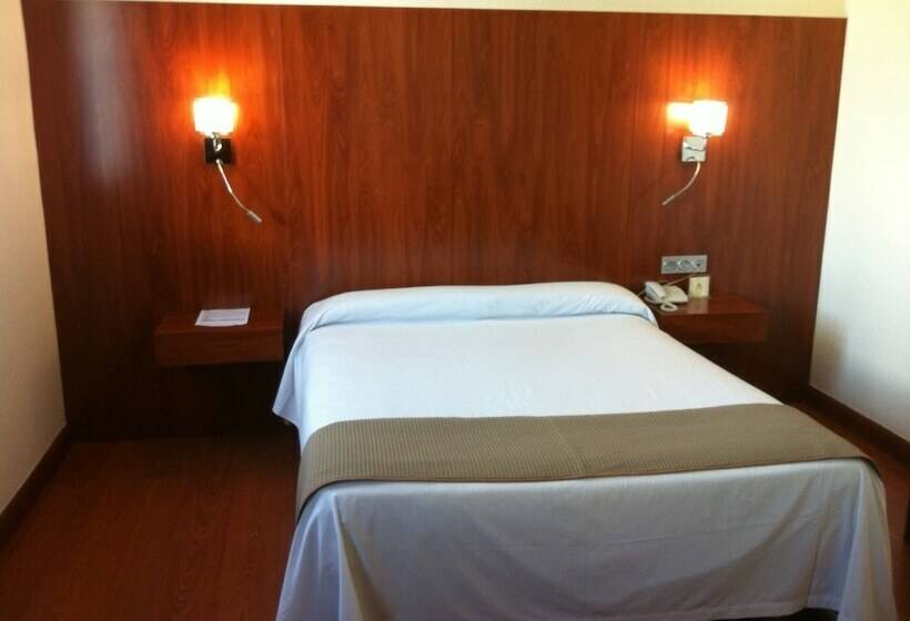 标准间, Familia Conde