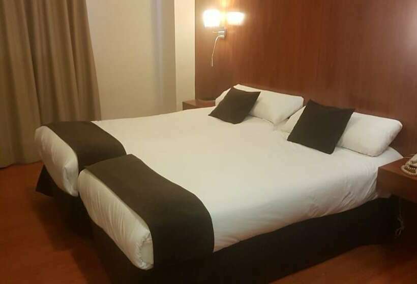 标准间, Familia Conde