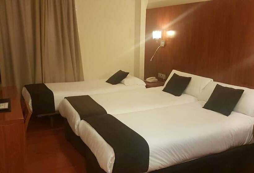 标准间, Familia Conde