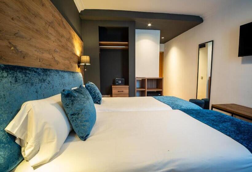 标准间, Familia Conde