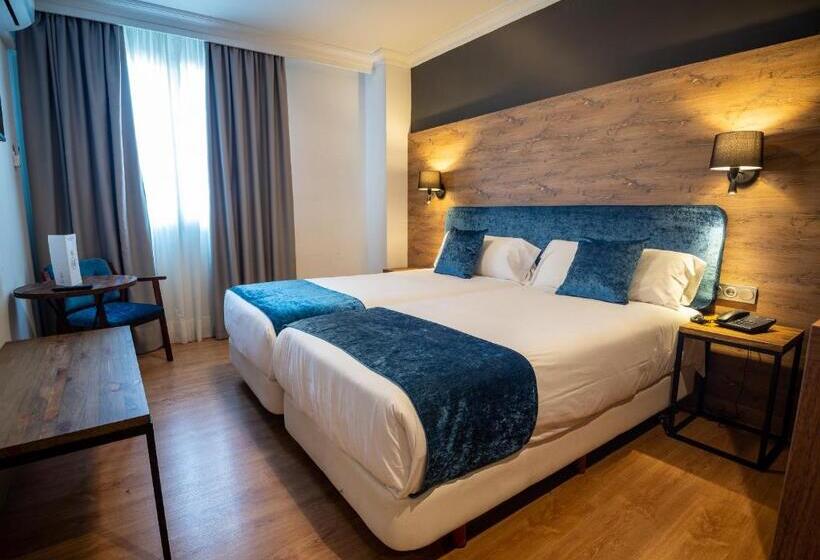 标准间, Familia Conde