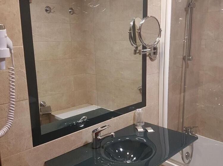 带露台的高档房间, Familia Conde