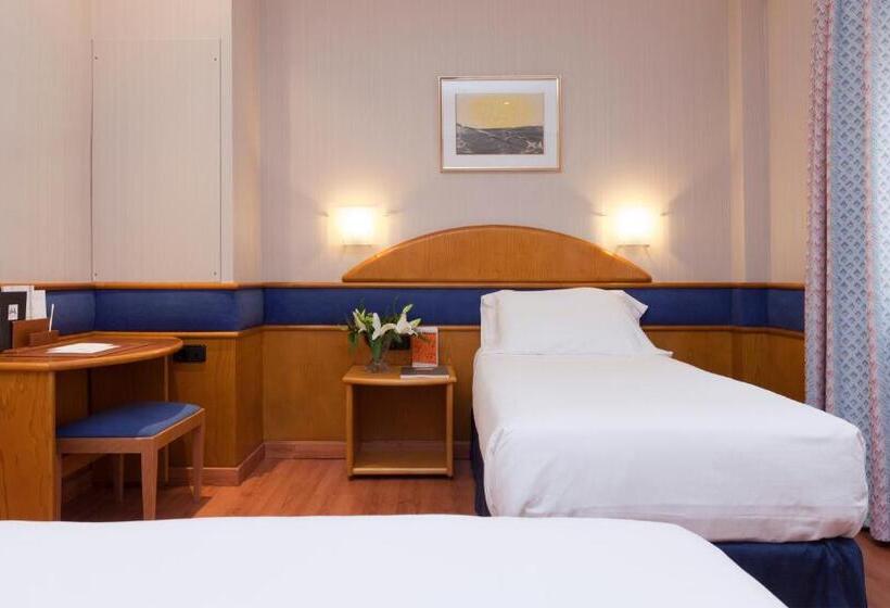 스탠다드 트리플 룸, Agumar