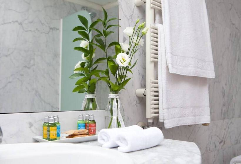 패밀리 룸, Agumar