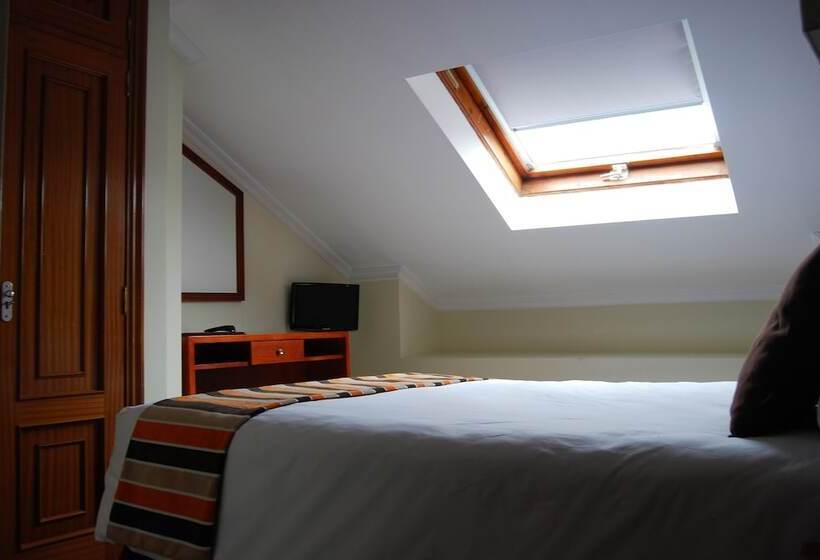 غرفة قياسية, La Anunciada