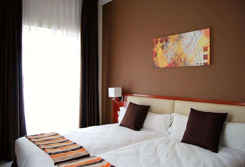 غرفة قياسية, La Anunciada