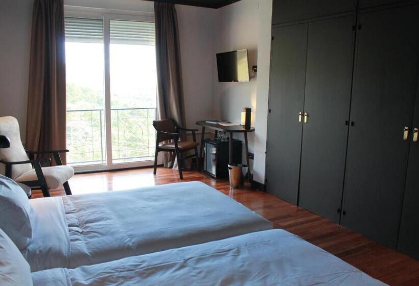 스탠다드 전망 룸, Hita